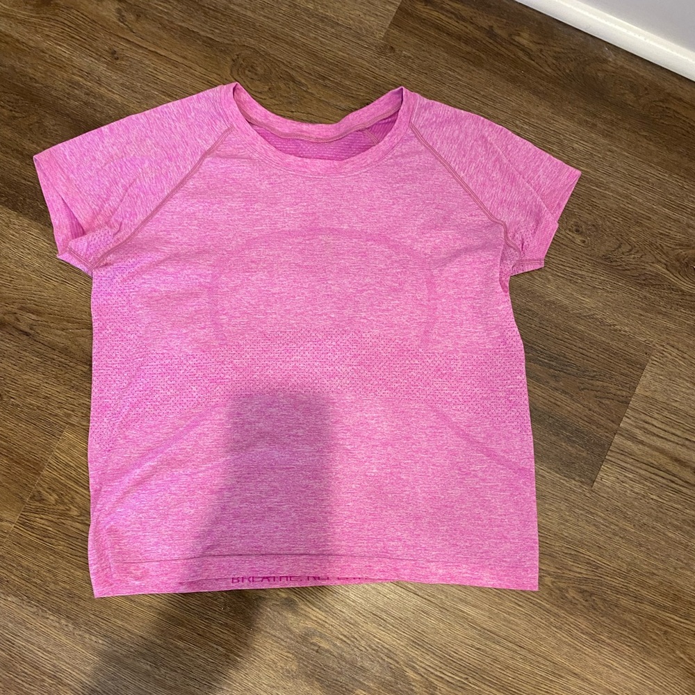 Lululemon pink shirt